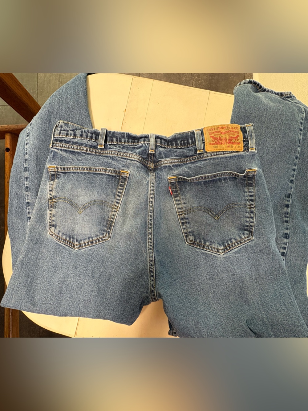 Levi's Light Blue Relaxed Fit Men's Jeans - Picture 4 of 9